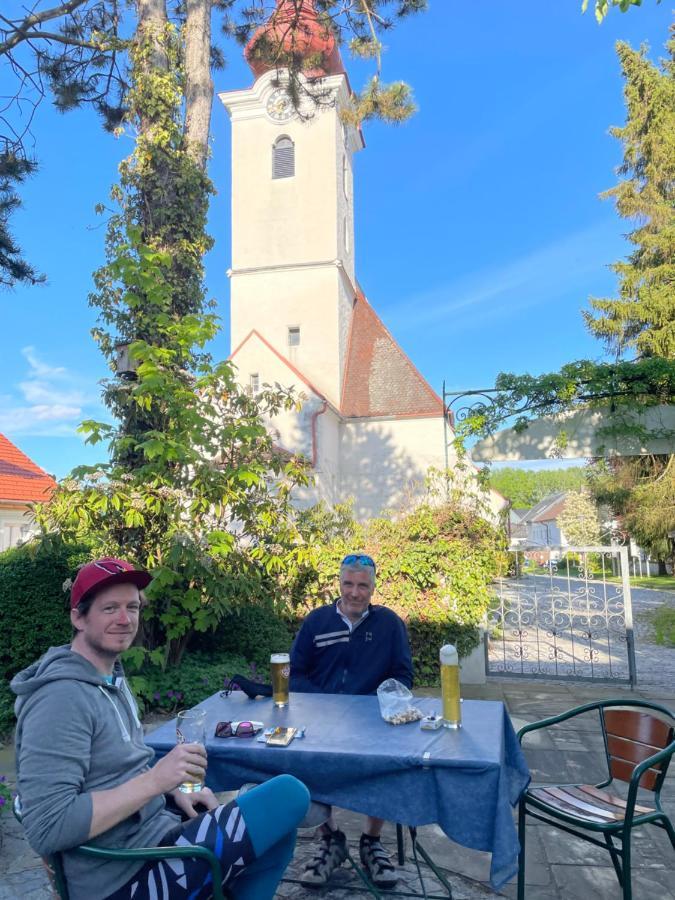 Hotel - Landgasthof Winklehner Sankt Pantaleon  Buitenkant foto