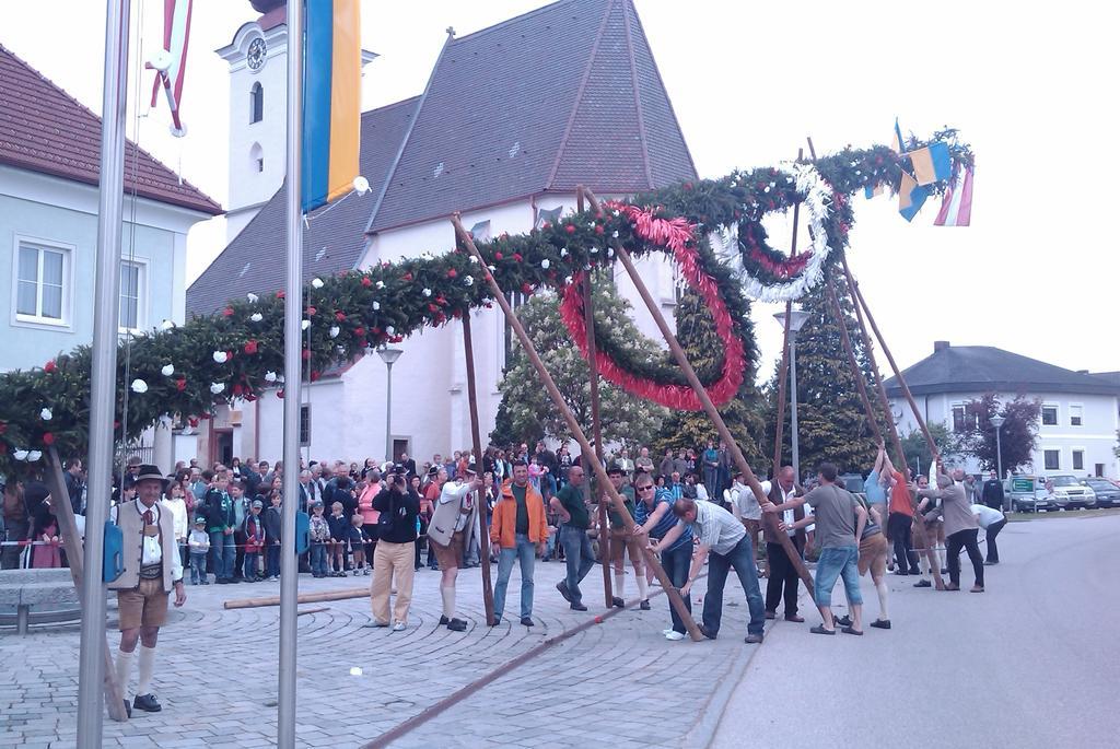 Hotel - Landgasthof Winklehner Sankt Pantaleon  Buitenkant foto